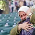 srebrenica_women_mourning_293112511