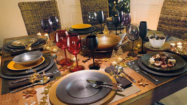 Contemporary-Christmas-Table-Decoration_04