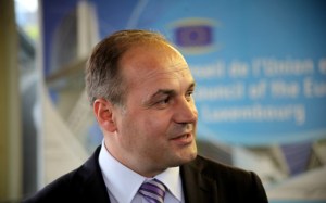 Enver-Hoxhaj-1-640x400