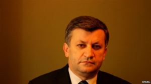 F8A7C60B-2E7D-4791-BBEF-6267E9ECF07B_w640_r1_s