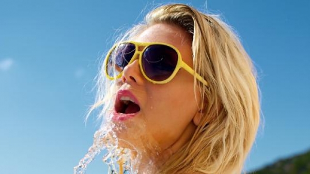 delfina-n-euml-shtrat-dua-t-euml-b-euml-j-eksperimente_hd