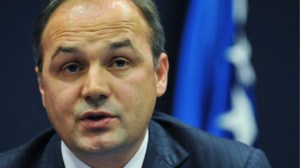 hoxhaj-ldquo-thumbon-rdquo-serbin-euml-p-euml-r-iden-euml-e-ambasadave-t-euml-p-euml-rbashk-euml-ta_hd