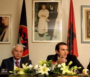 largea_uka1388948078