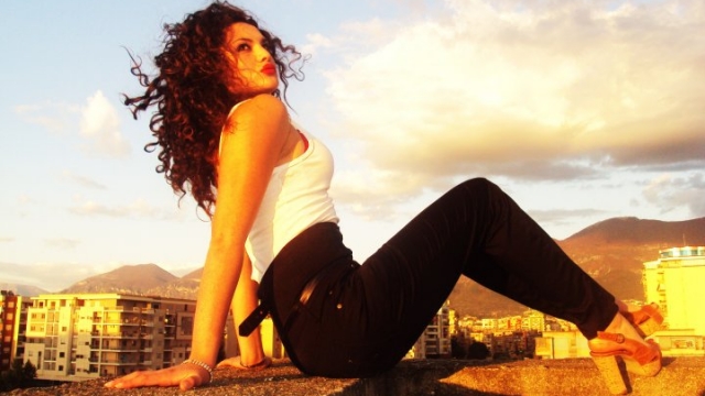 nj-euml-klip-i-nxeht-euml-nga-sheila-video_hd