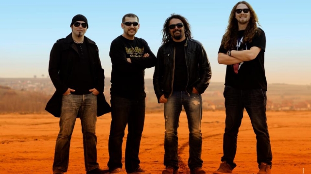 troja-s-euml-shpejti-me-album-t-euml-ri_2_hd