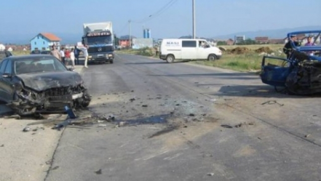 aksident-me-fatalitet-n-euml-ka-ccedil-anik-humb-jet-euml-n-nj-euml-person_hd