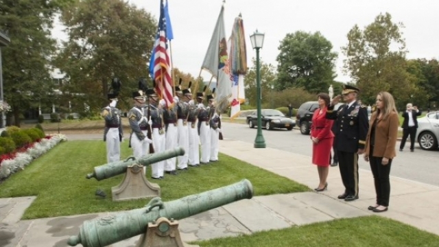 jahjaga-p-euml-rcillet-me-t-euml-sht-euml-na-nderi_hd