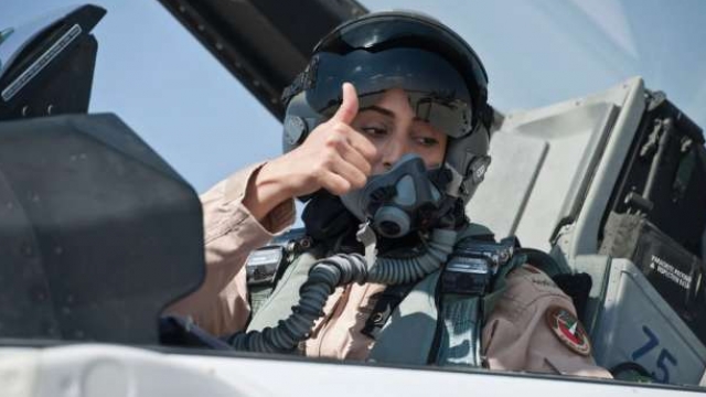 pilotja-arabe-q-euml-po-sulmon-nga-ajri-isis-rsquo-in-video_hd