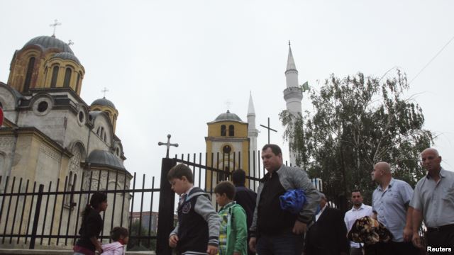 CC6F9E4D-429B-413D-BDCD-EF3FA07D9B0C_w640_r1_s