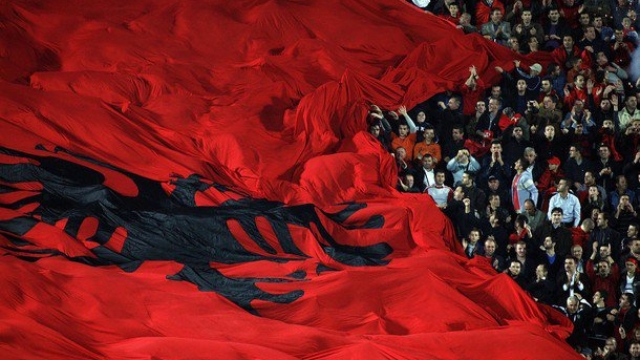 e-konfirmuar-200-tifoz-euml-shqiptar-euml-nga-gjermania-n-euml-beograd_hd