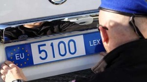 ish-gjyqtari-i-eulex-it-dhe-nj-euml-avokat-dyshohen-p-euml-r-marrje-ryshfeti-video_hd