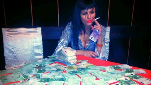 kallashi-fitoj-nga-2-3-euro-nat-euml-n-nga-bakshishet-foto-18_hd