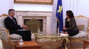 tha-ccedil-i-te-presidentja-blloku-e-pret-n-euml-kuvend_2_hd