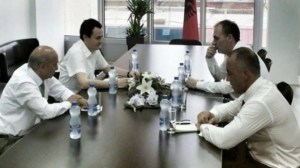 blloku-heq-dor-euml-nga-posti-i-kryeparlamentarit_hd