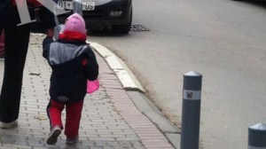 prishtin-euml-policia-e-shp-euml-ton-nj-euml-vajz-euml-nga-duart-e-kidnapuesit_hd