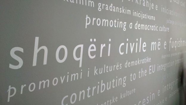 shoq-euml-ria-civile-be-ja-t-euml-nd-euml-rmarr-euml-t-euml-gjitha-masat-p-euml-r-hetime-t-euml-pavarura-n-euml-eulex_hd