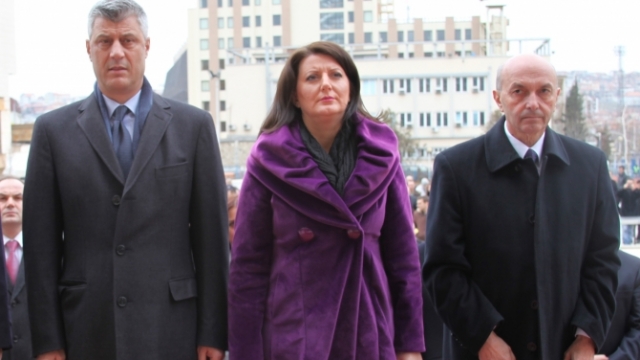 heshtin-p-euml-rball-euml-nd-euml-rhyrjes-s-euml-serbis-euml_hd