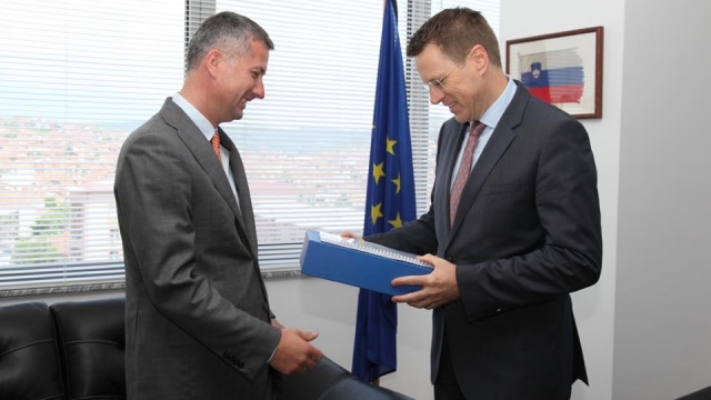 ccedil-ollaku-dor-euml-zon-raportin-p-euml-r-liberalizimin-e-vizave_2_hd