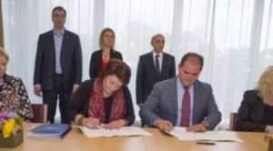 largea_201508051646328536201438786744